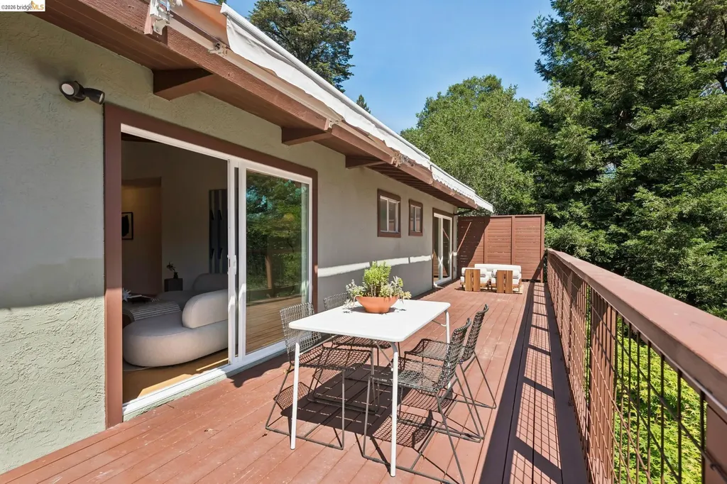 6874 Chambers Drive Oakland CA 94611