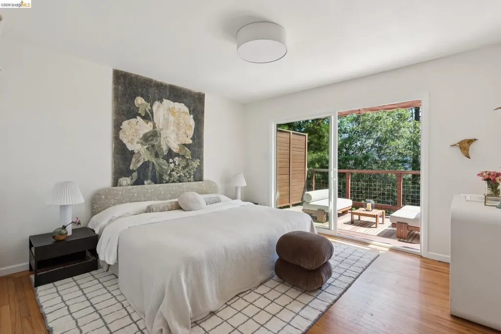 6874 Chambers Drive Oakland CA 94611