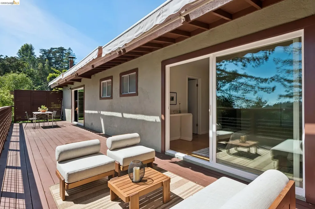6874 Chambers Drive Oakland CA 94611
