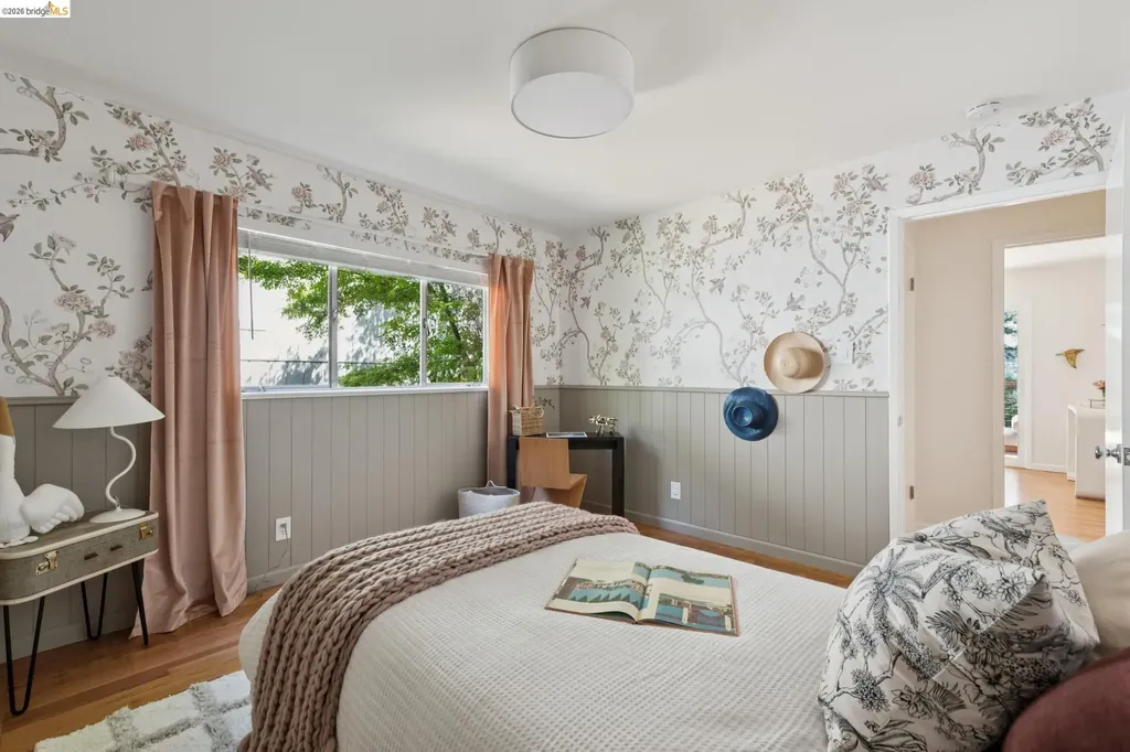 6874 Chambers Drive Oakland CA 94611