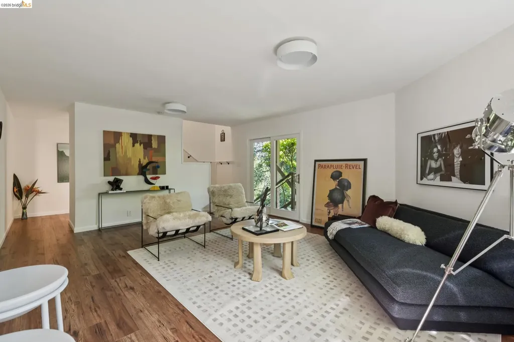 6874 Chambers Drive Oakland CA 94611
