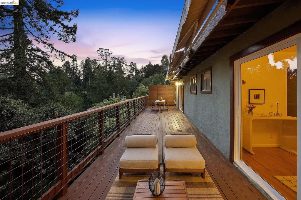 6874 Chambers Drive Oakland CA 94611