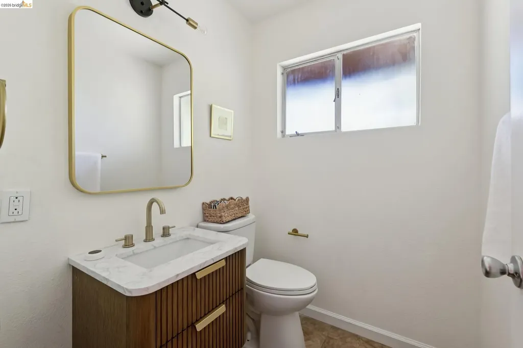 6874 Chambers Drive Oakland CA 94611