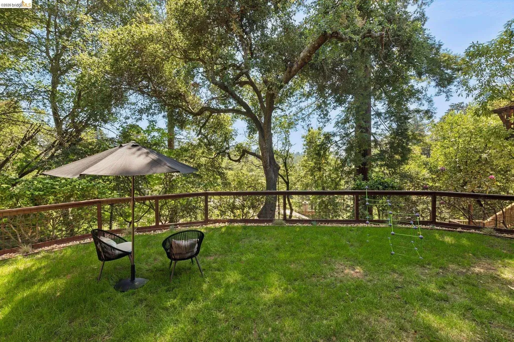 6874 Chambers Drive Oakland CA 94611