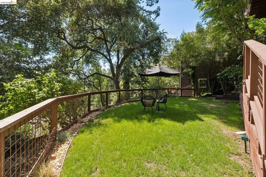 6874 Chambers Drive Oakland CA 94611