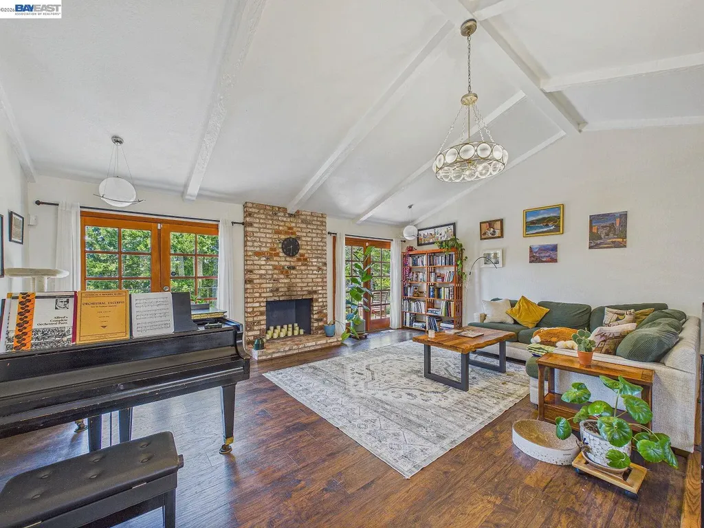 16 Valley View Court El Sobrante CA 94803