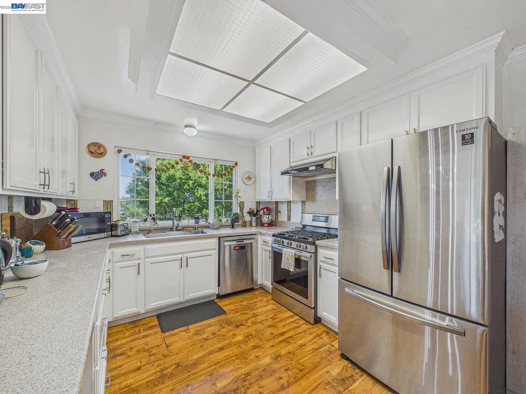 16 Valley View Court El Sobrante CA 94803