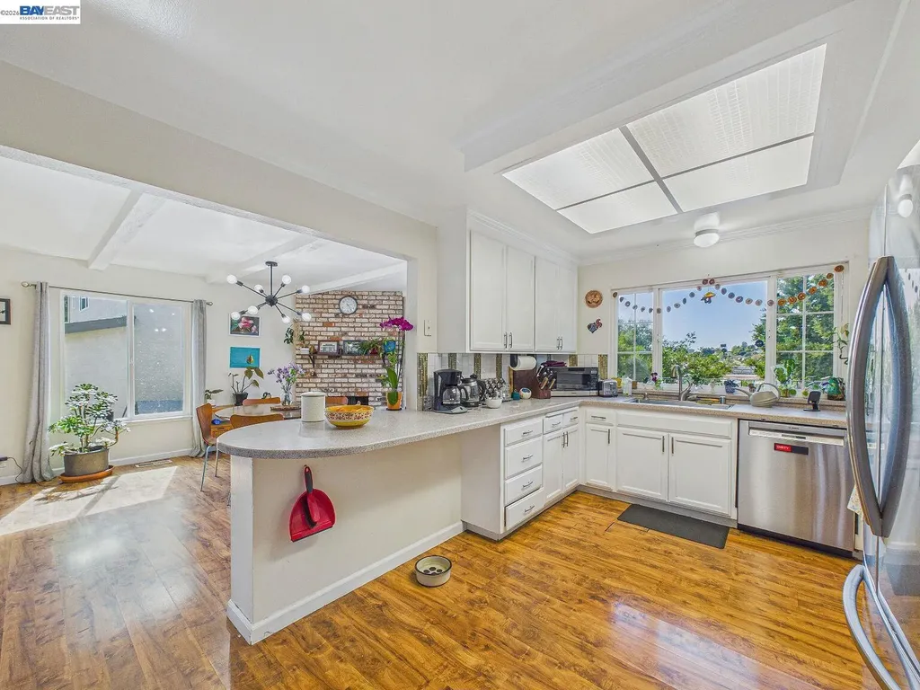 16 Valley View Court El Sobrante CA 94803