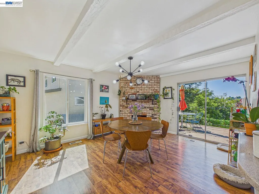 16 Valley View Court El Sobrante CA 94803