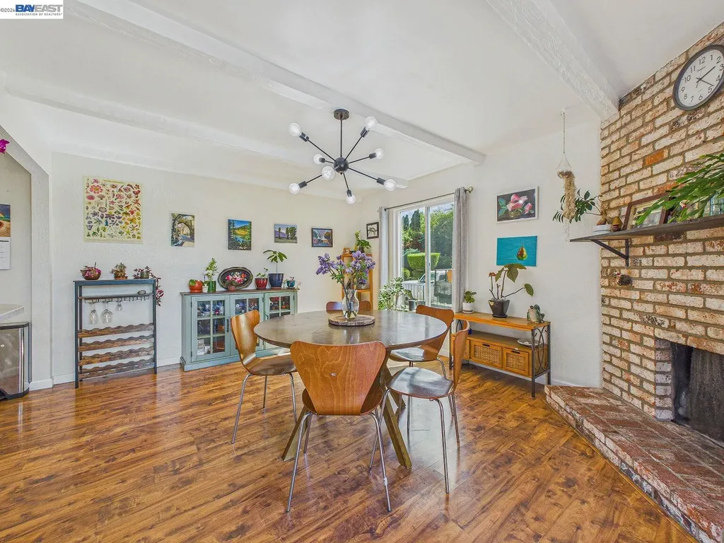 16 Valley View Court El Sobrante CA 94803