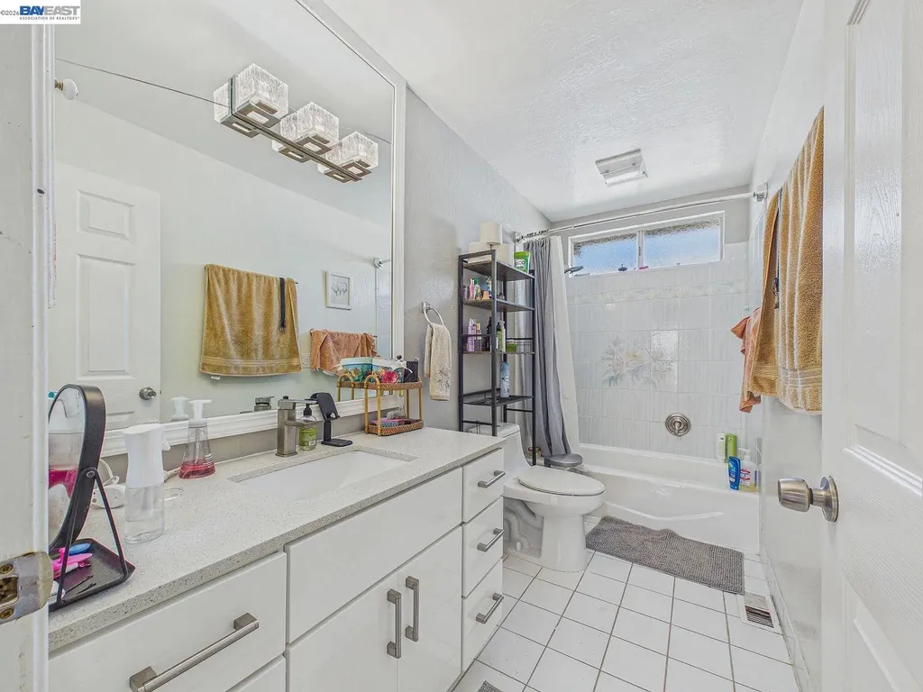 16 Valley View Court El Sobrante CA 94803