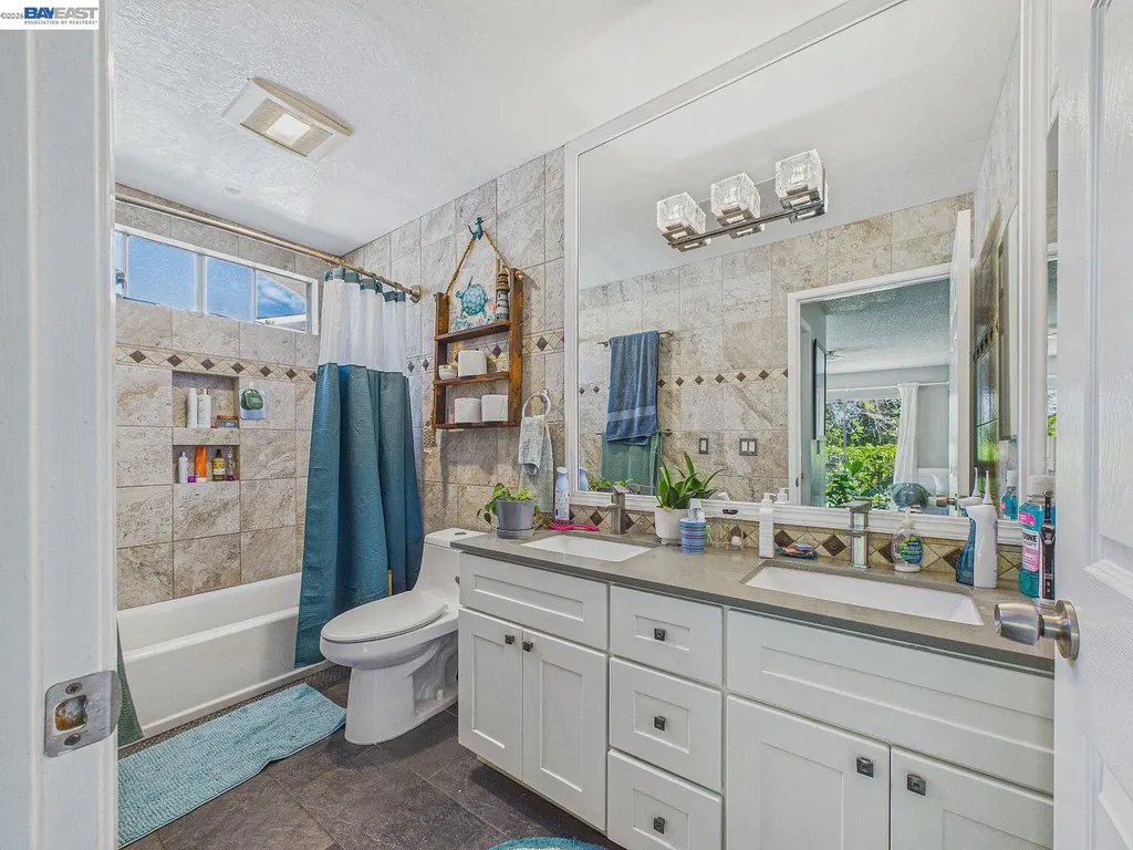 16 Valley View Court El Sobrante CA 94803