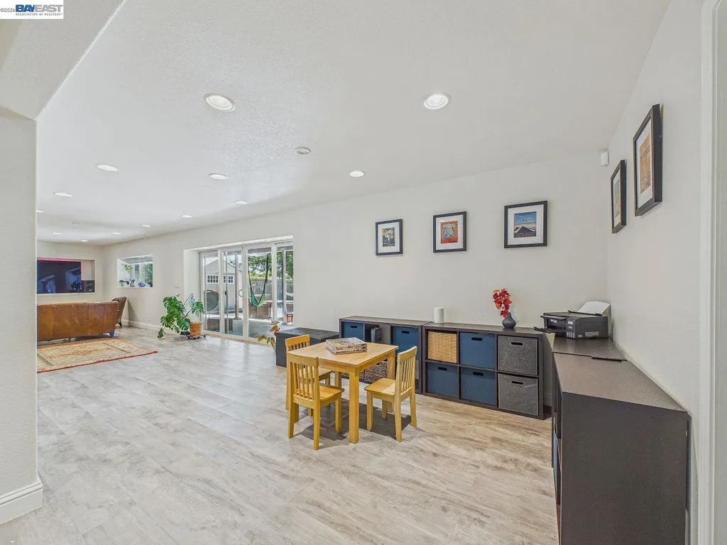 16 Valley View Court El Sobrante CA 94803