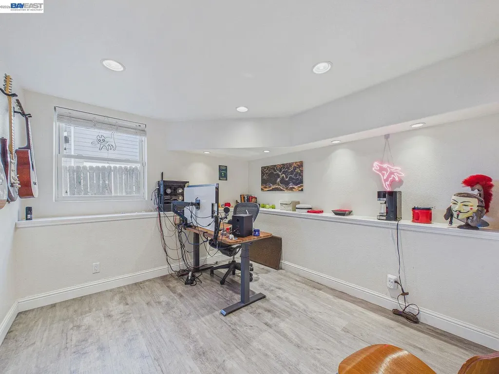 16 Valley View Court El Sobrante CA 94803
