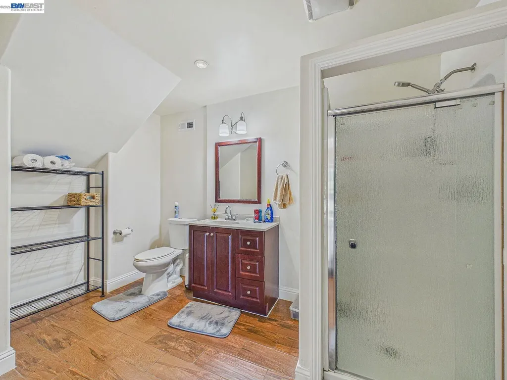 16 Valley View Court El Sobrante CA 94803