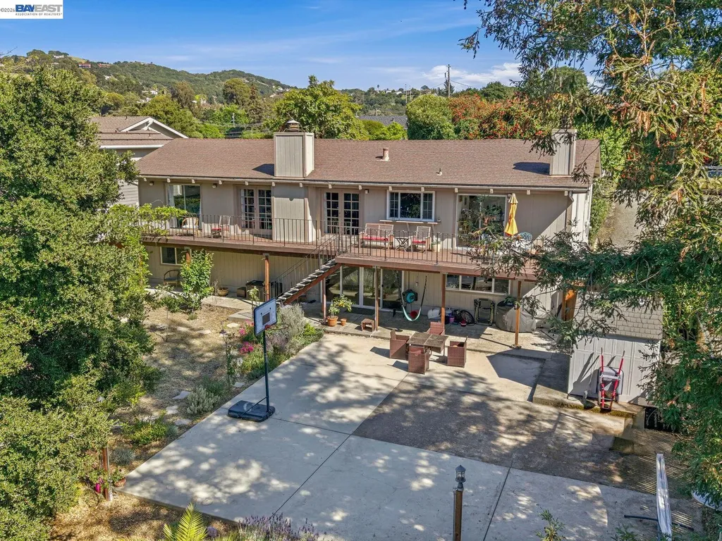 16 Valley View Court El Sobrante CA 94803