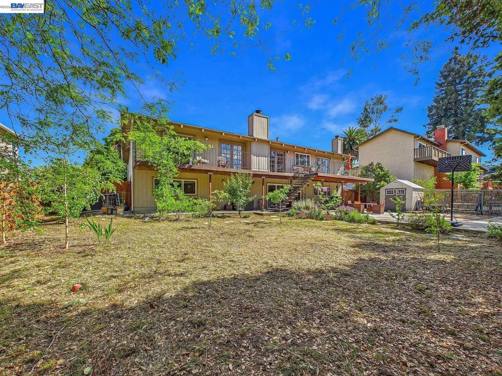 16 Valley View Court El Sobrante CA 94803