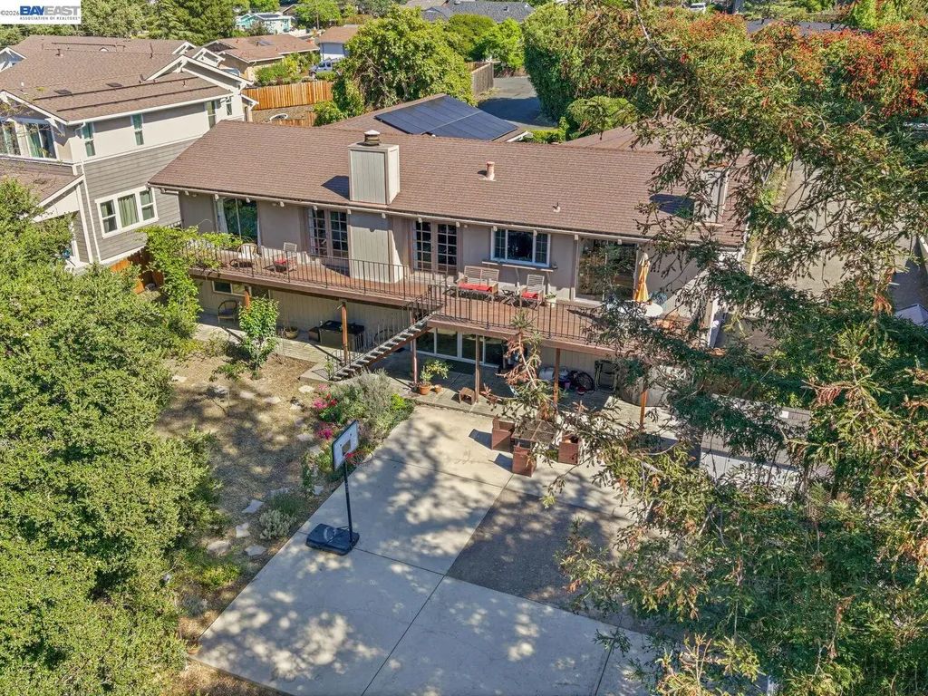 16 Valley View Court El Sobrante CA 94803