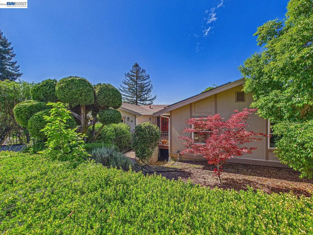 16 Valley View Court El Sobrante CA 94803