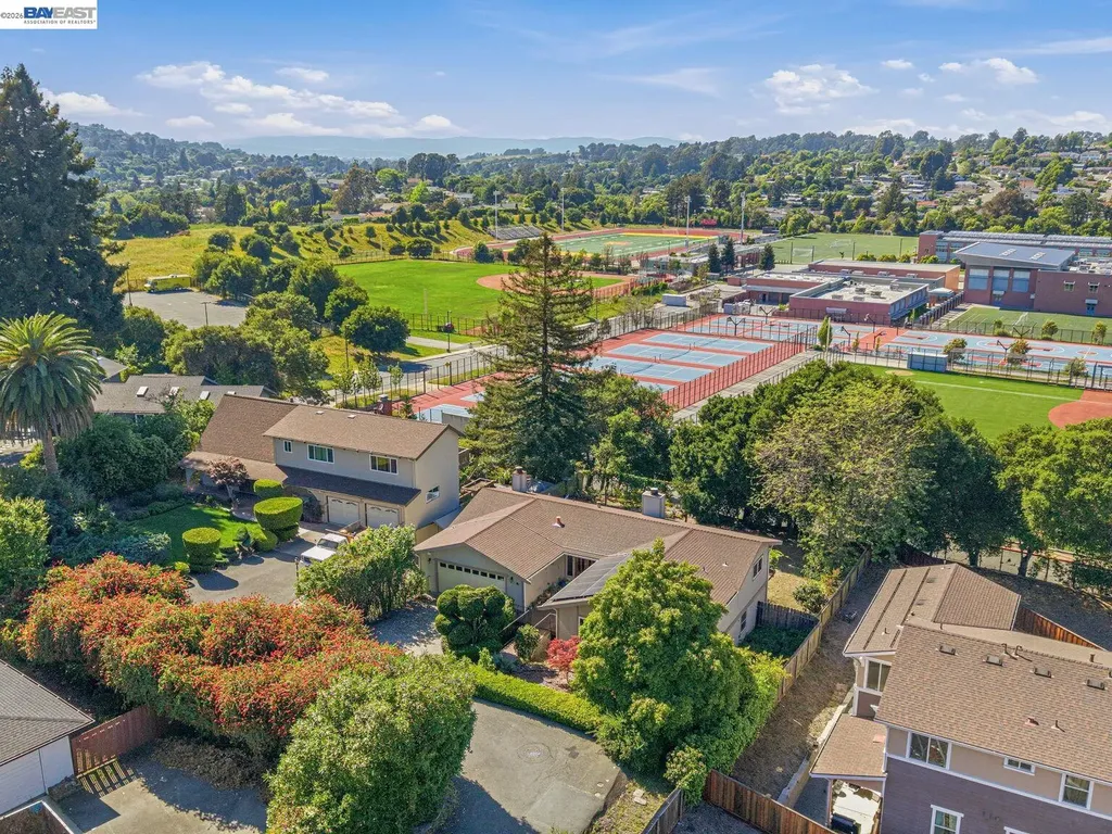 16 Valley View Court El Sobrante CA 94803