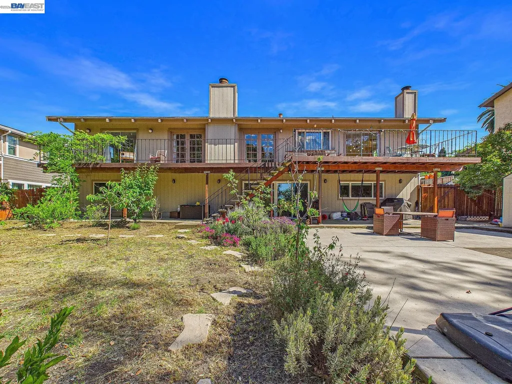 16 Valley View Court El Sobrante CA 94803