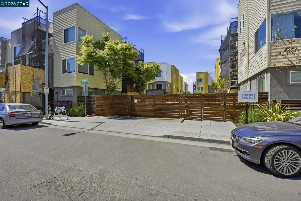 150 Uptown Circle Oakland CA 94607