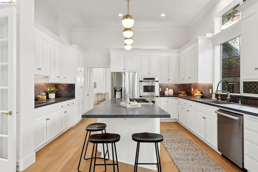 23 Valant Place Piedmont CA 94610