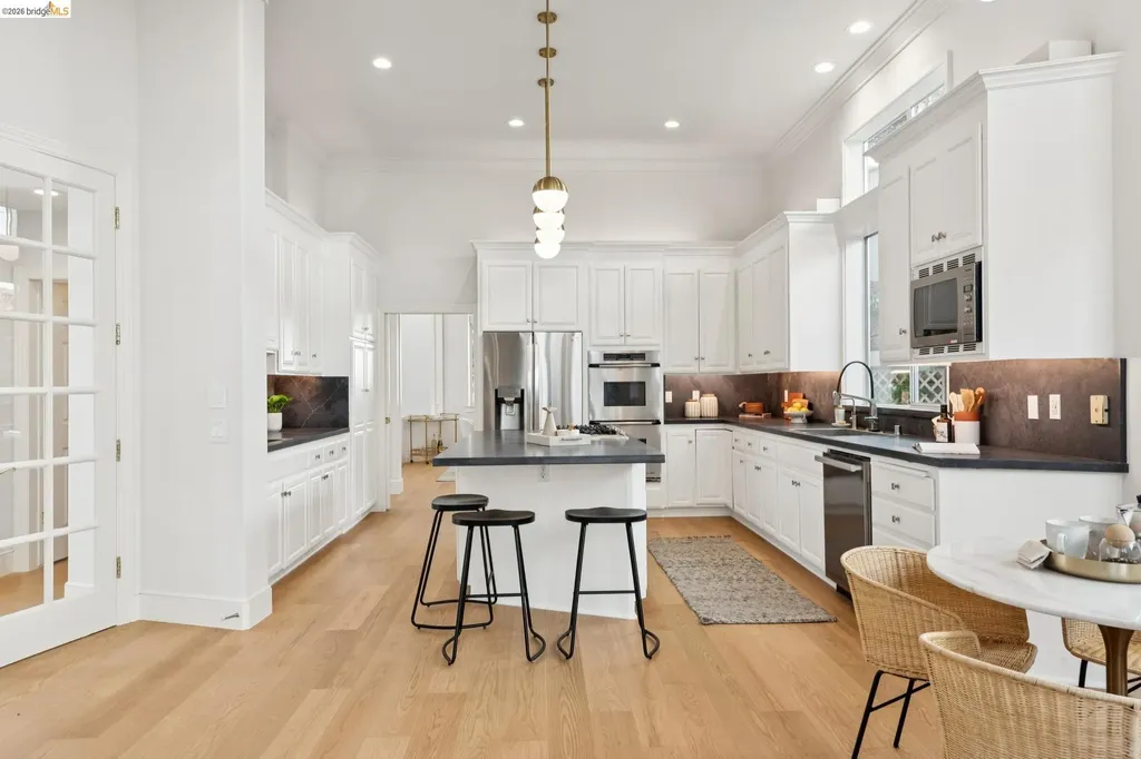 23 Valant Place Piedmont CA 94610