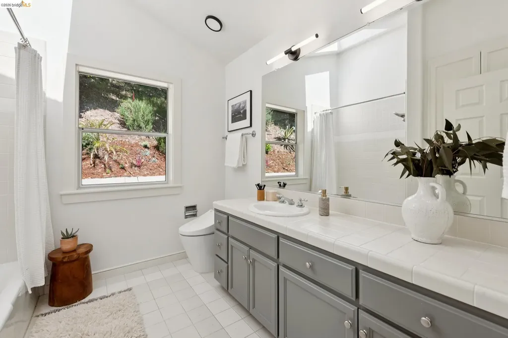 23 Valant Place Piedmont CA 94610