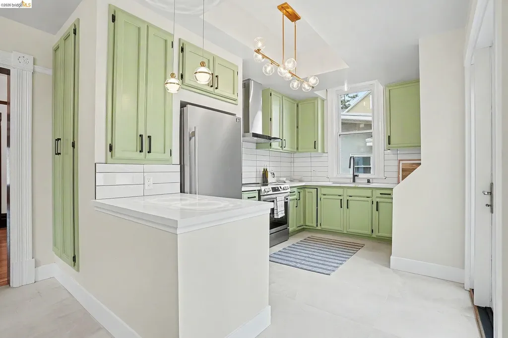 865 Cedar Street Alameda CA 94501