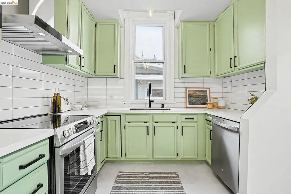865 Cedar Street Alameda CA 94501