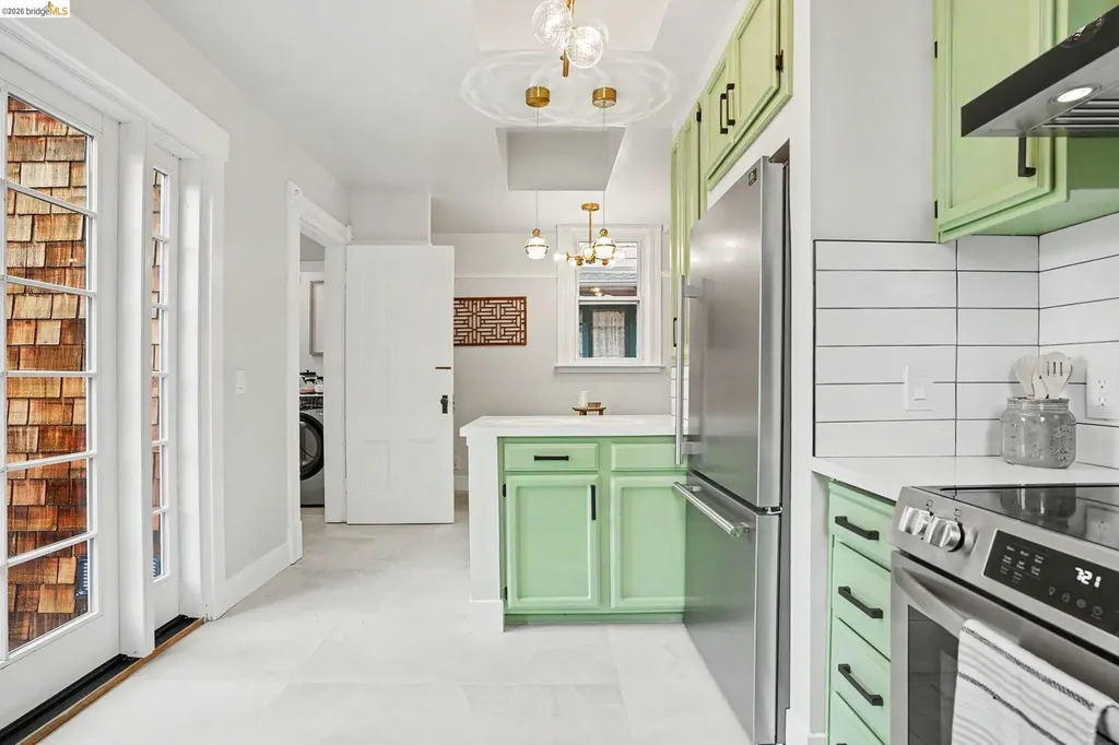 865 Cedar Street Alameda CA 94501