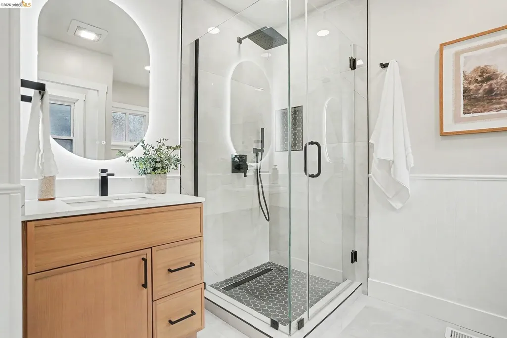 865 Cedar Street Alameda CA 94501