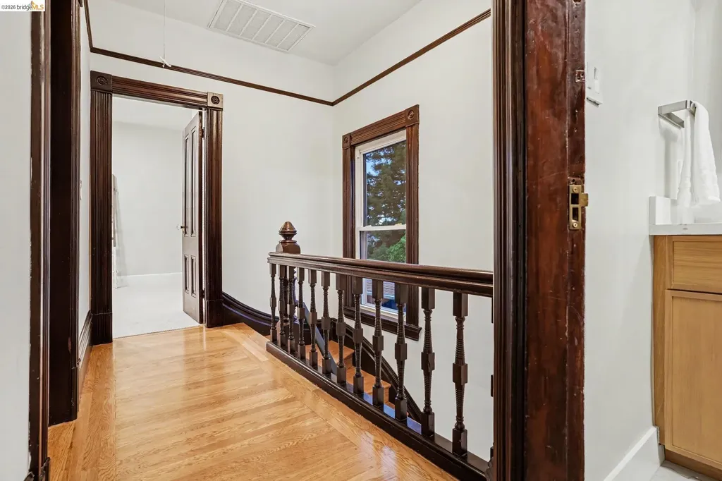 865 Cedar Street Alameda CA 94501