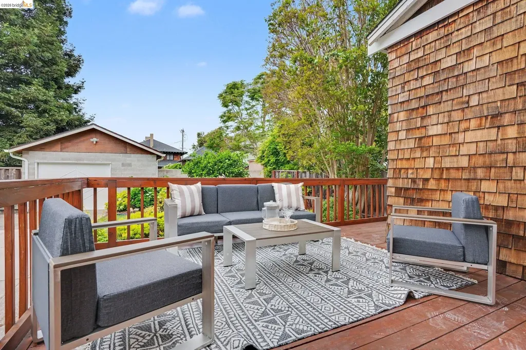 865 Cedar Street Alameda CA 94501