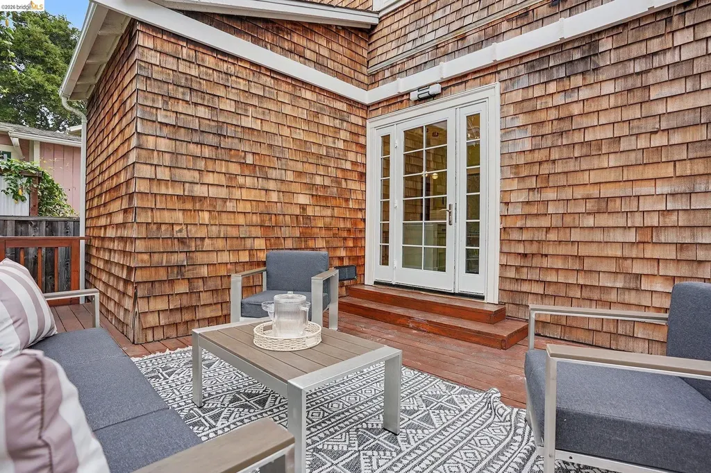 865 Cedar Street Alameda CA 94501