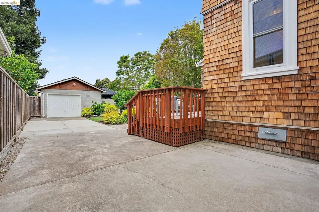 865 Cedar Street Alameda CA 94501