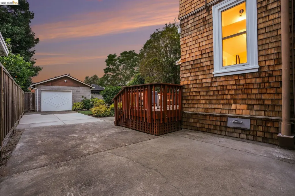 865 Cedar Street Alameda CA 94501