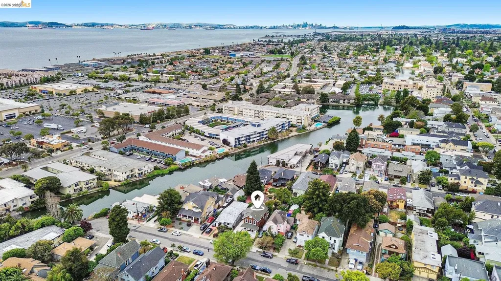 865 Cedar Street Alameda CA 94501