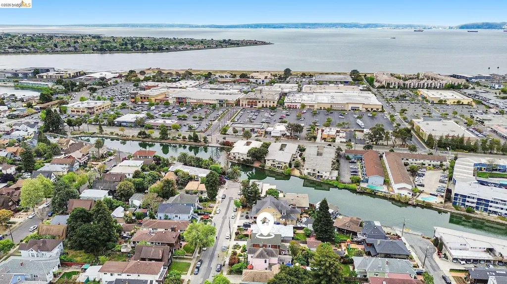 865 Cedar Street Alameda CA 94501