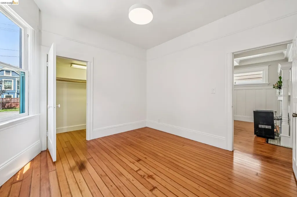 821 32nd Oakland CA 94608