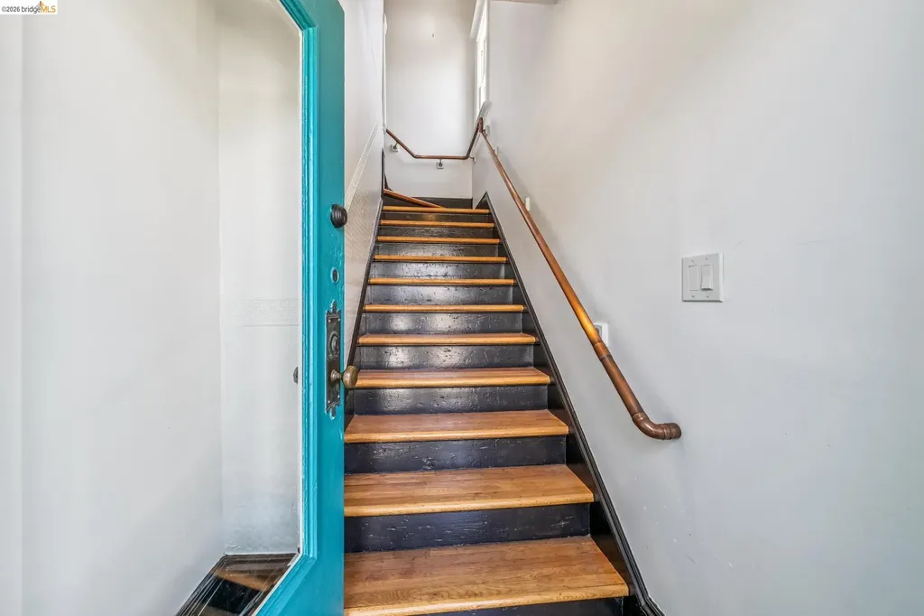 821 32nd Oakland CA 94608