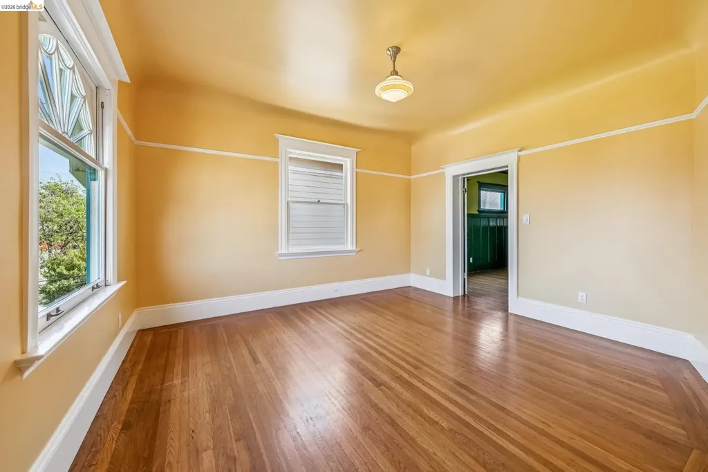 821 32nd Oakland CA 94608