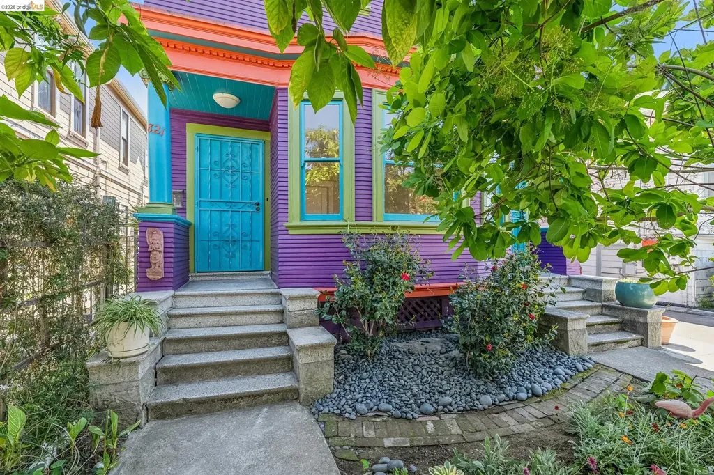 821 32nd Oakland CA 94608