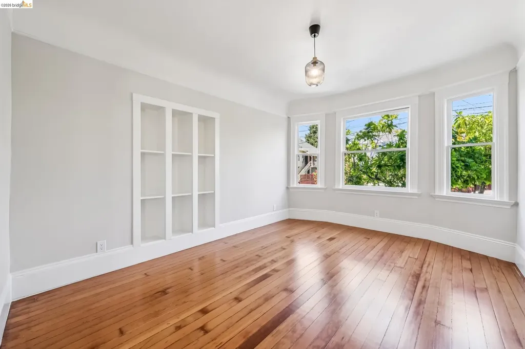 821 32nd Oakland CA 94608