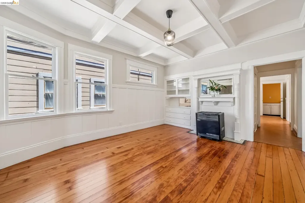 821 32nd Oakland CA 94608