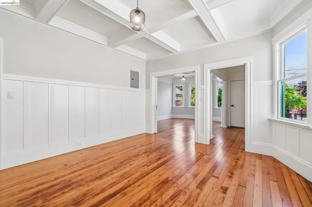 821 32nd Oakland CA 94608