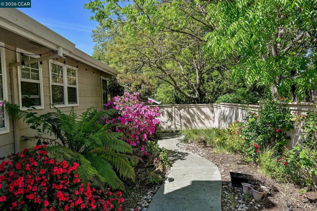 320 Warmcastle Court Martinez CA 94553