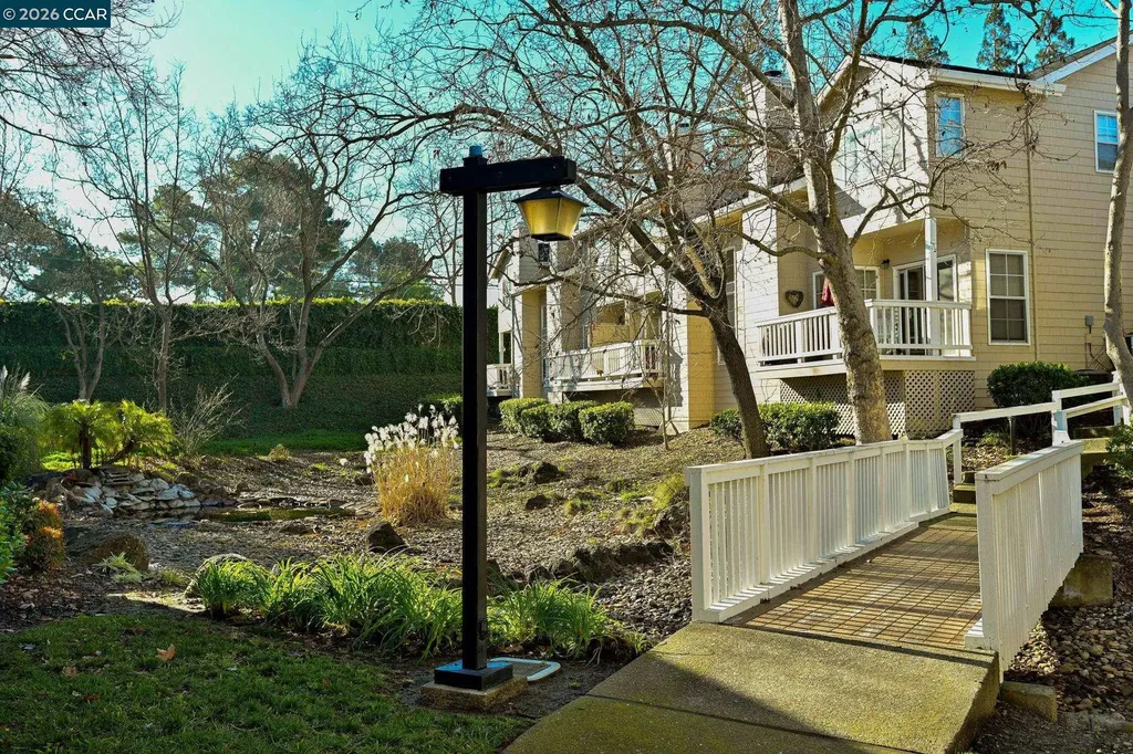 320 Warmcastle Court Martinez CA 94553