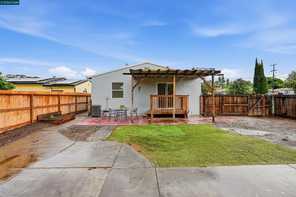 308 17th Pittsburg CA 94565